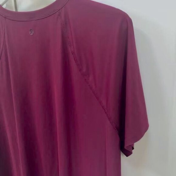 ๐๐ SEE VIDEO Cute Lululemon T-Shirt Beautiful Maroon Purple Colour - Picture 10 of 10